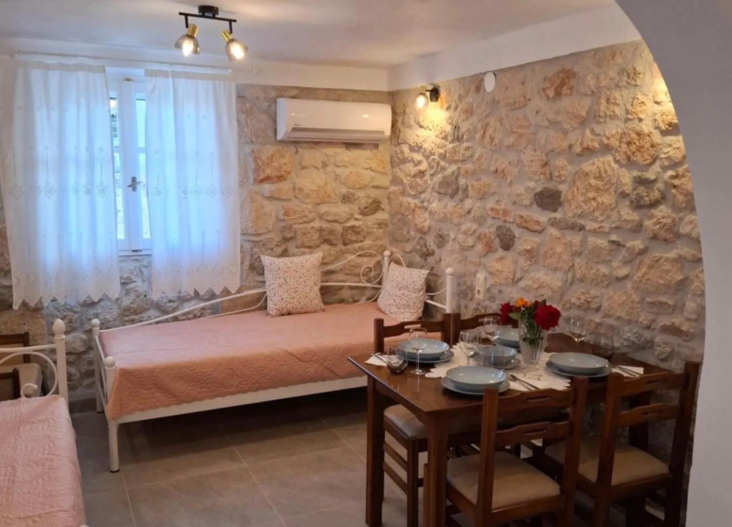 Apartament Patriko Stone House Fourka