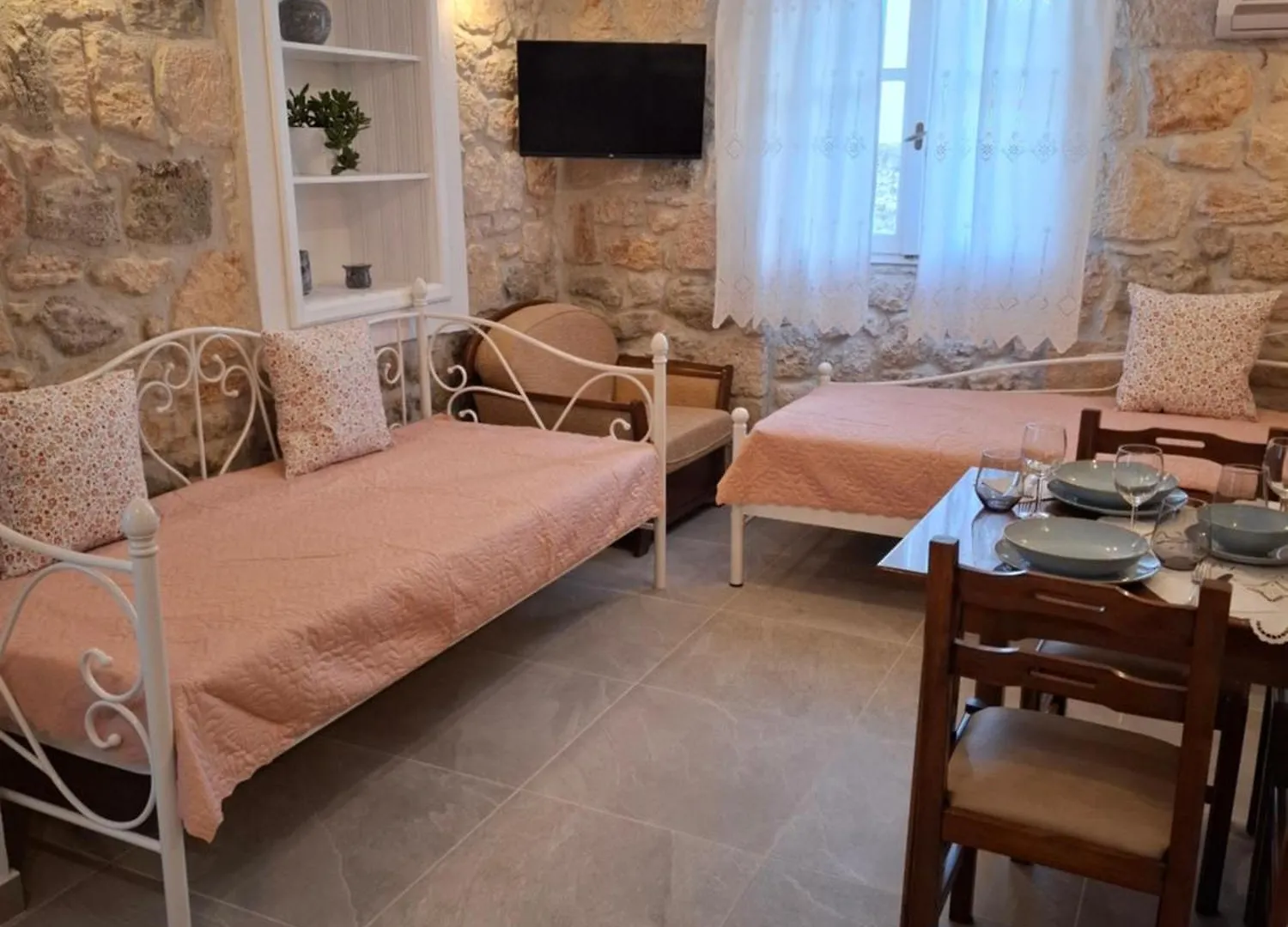 Apartament Patriko Stone House Fourka 0*,